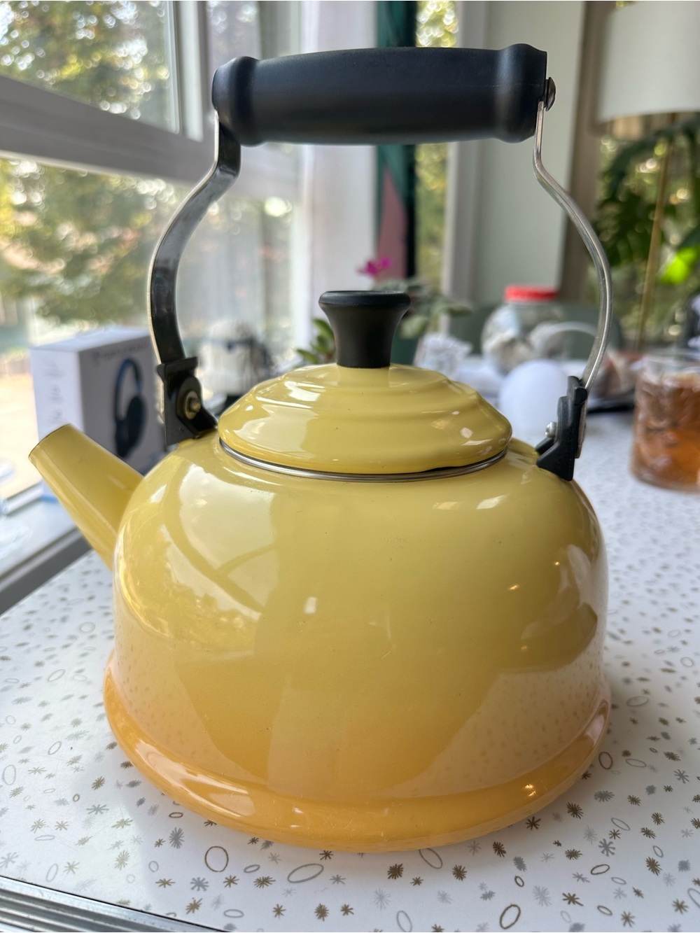 Le Creuset Classic Whistling Kettle 1.7 Qt – Soleil Yellow (Missing Whistle)